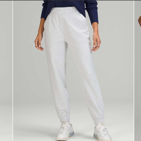 Lululemon | Relaxed High Rise Jogger - Picture 2 of 6